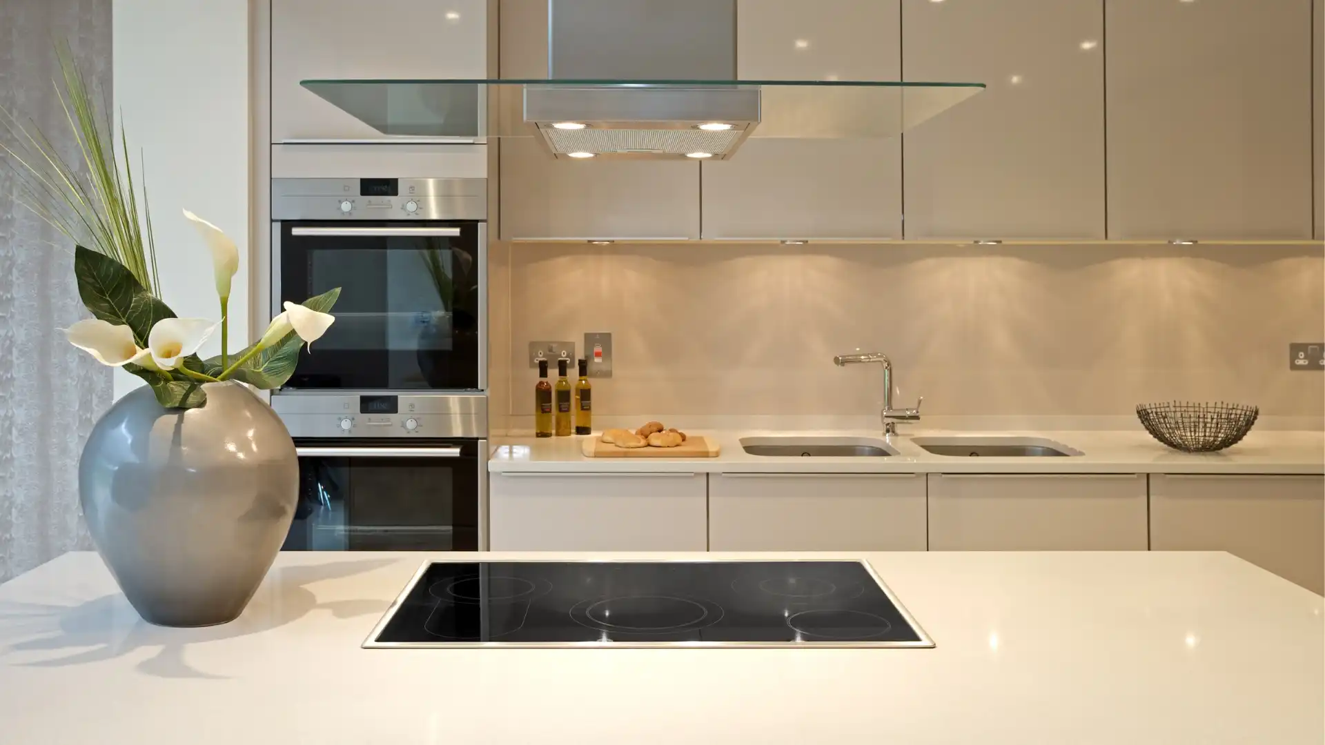 Nowoczesna kuchnia na wymiar - kompleksowa obsługa od projektu do realizacji